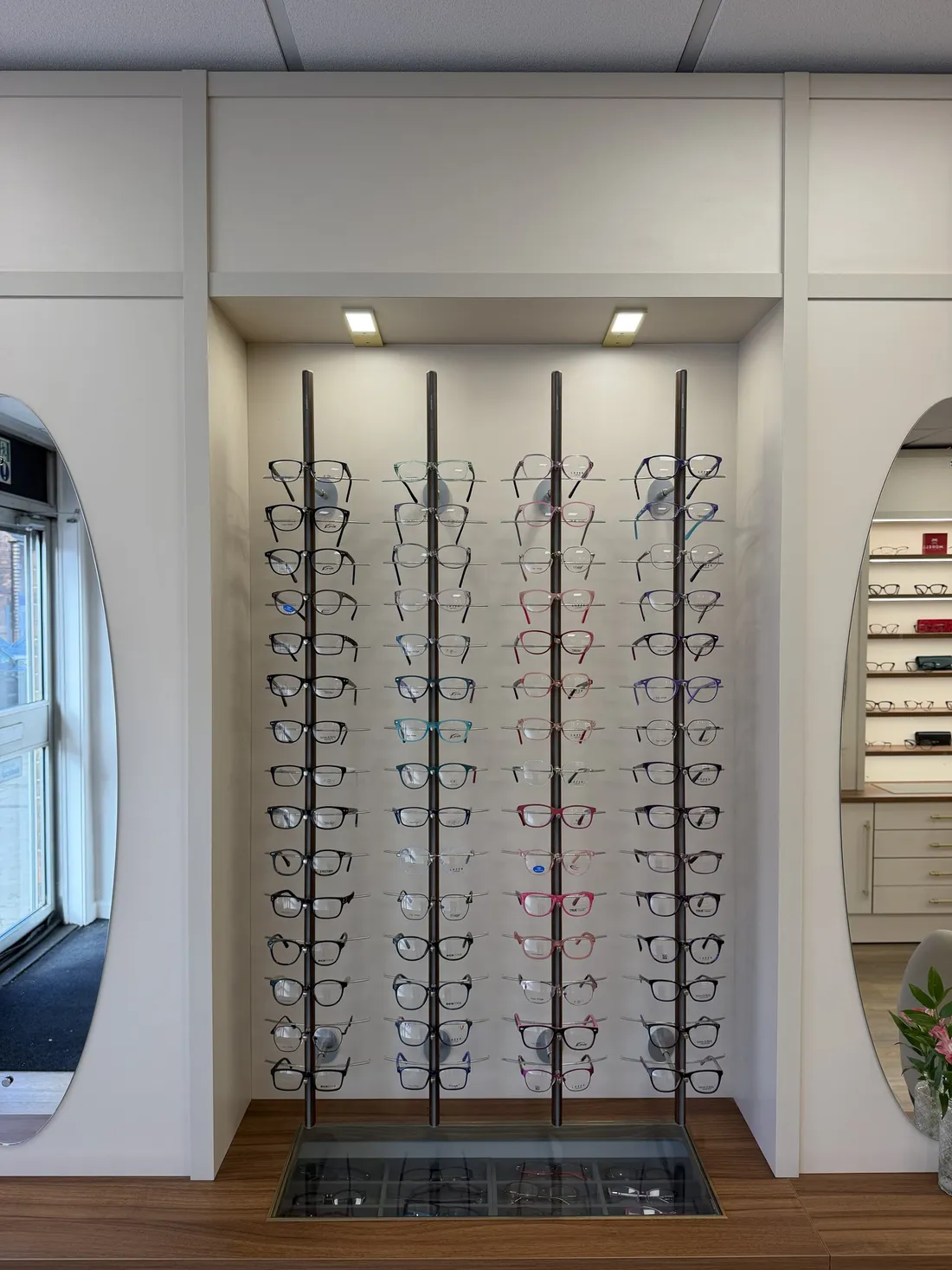 The arched frame wall in the refitted Ashby practice
